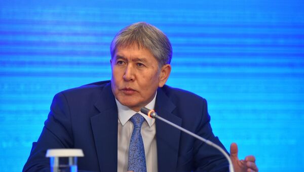 Президент КР Алмазбек Атамбаев. - Sputnik Кыргызстан