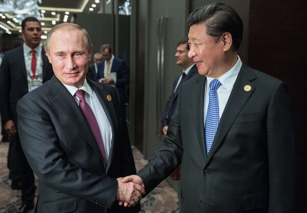 Президент России Владимир Путин и председатель КНР Си Цзиньпин. Архивное фото - Sputnik Кыргызстан