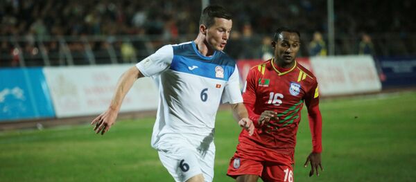 Футболист сборной Кыргызстана Виктор Майер. Архивное фото Футболист сборной Кыргызстана Виктор Майер. Архивное фото - Sputnik Кыргызстан