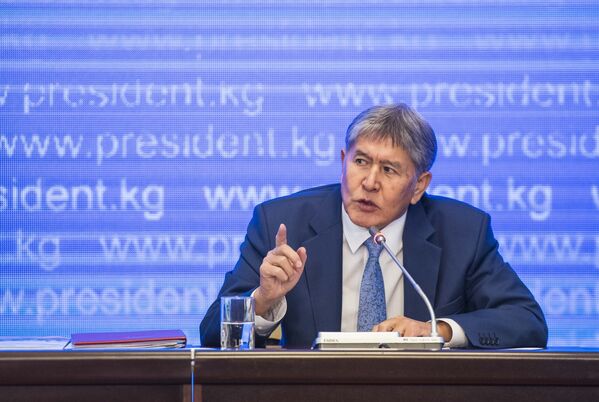 С другой стороны он жестко озвучивал мнение о некоторых представителях СМИ, пишущих неправду - Sputnik Кыргызстан