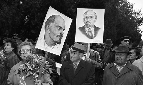 Перестройка в экономической и политической структурах СССР во второй половине 1980-х — начале 1990-х годов - Sputnik Кыргызстан