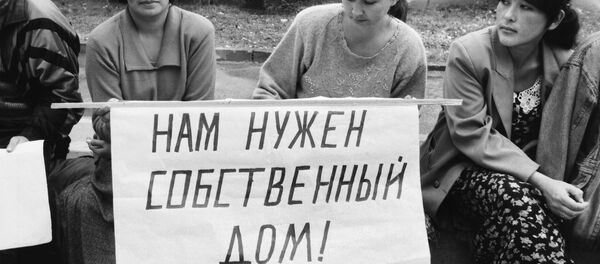 Студенты Кыргызстана в 90-е годы. Архивное фото - Sputnik Кыргызстан