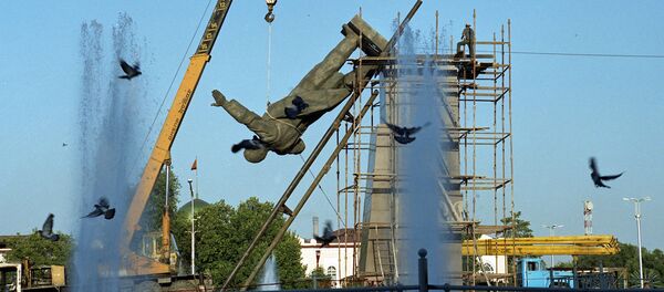 Перенос памятника Ленину. Архивное фото - Sputnik Кыргызстан