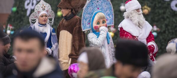 Предновогодний Бишкек. Подготовка к Новому году в столице - Sputnik Кыргызстан