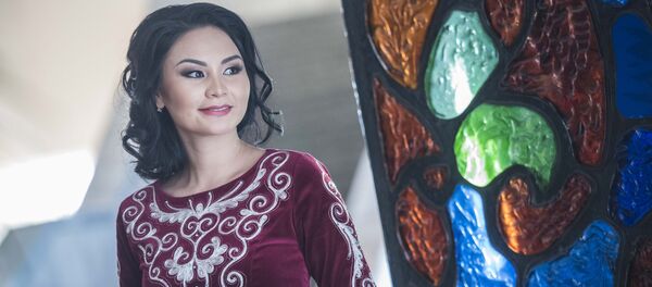 Интервью с телеведущей Нурзат Токтосуновой Интервью с телеведущей Нурзат Токтосуновой - Sputnik Кыргызстан