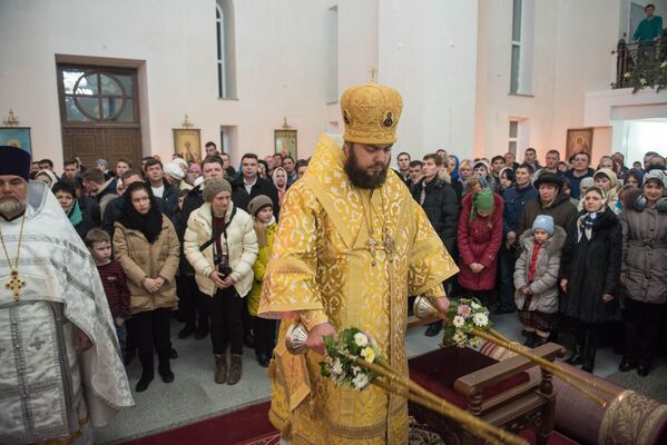 Рождественское богослужение в столичной церкви - Sputnik Кыргызстан