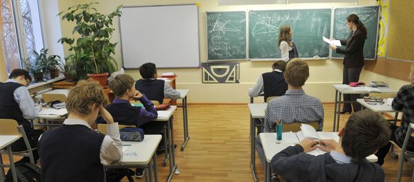 Математика сабагы учурунда. Архив - Sputnik Кыргызстан