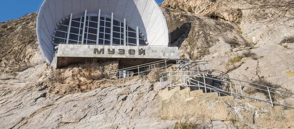 Музей на священной горе Сулайман-Тоо в городе Ош. Архивное фото - Sputnik Кыргызстан