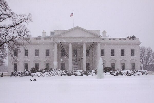 Здание Белого дома в Вашингтоне - резиденция президента США. Архивное фото - Sputnik Кыргызстан