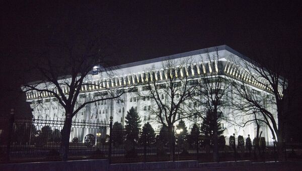 Здание Жогорку Кенеша в центре Бишкека. Архивное фото - Sputnik Кыргызстан