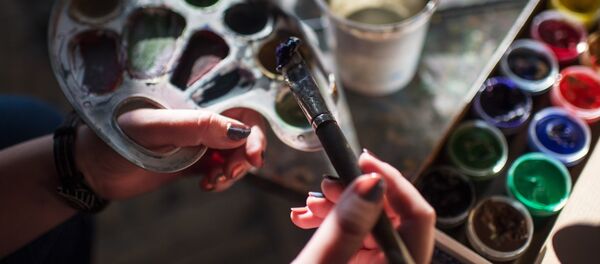 Художник во время работы. Архивное фото - Sputnik Кыргызстан