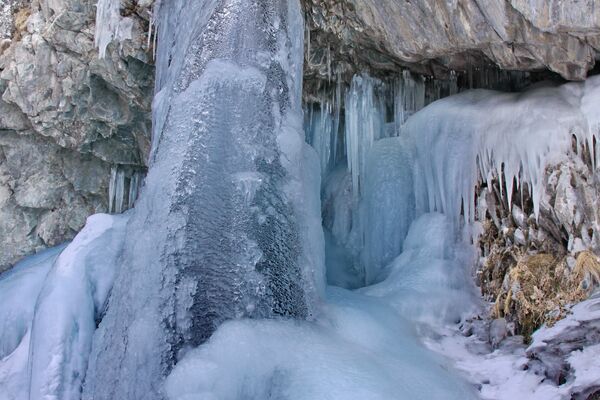 Ледяные водопады Кыргызстана - Sputnik Кыргызстан
