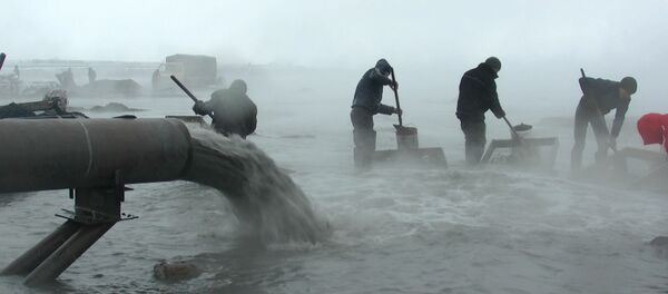 Учитель литературы: копаюсь в отходах ТЭЦ Бишкека ради детей - Sputnik Кыргызстан