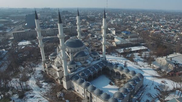 Минареты и купола. Как видят птицы стройку центральной мечети Бишкека - Sputnik Кыргызстан