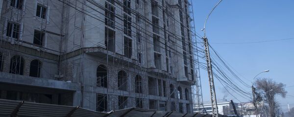 Строительство многоэтажного дома в Бишкеке. Архивное фото - Sputnik Кыргызстан