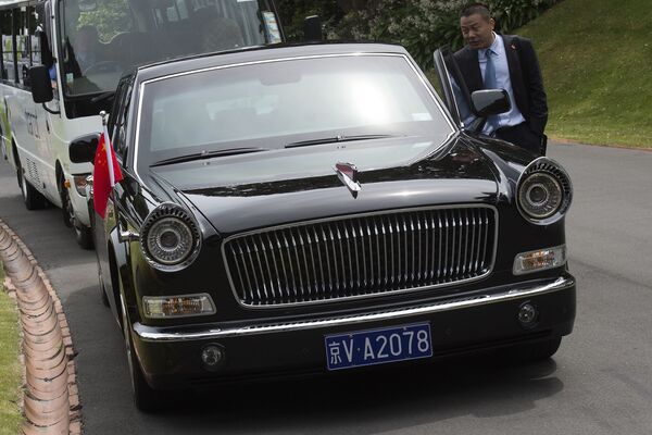 Автомобиль китайского лидера Си Цзиньпина - Sputnik Кыргызстан