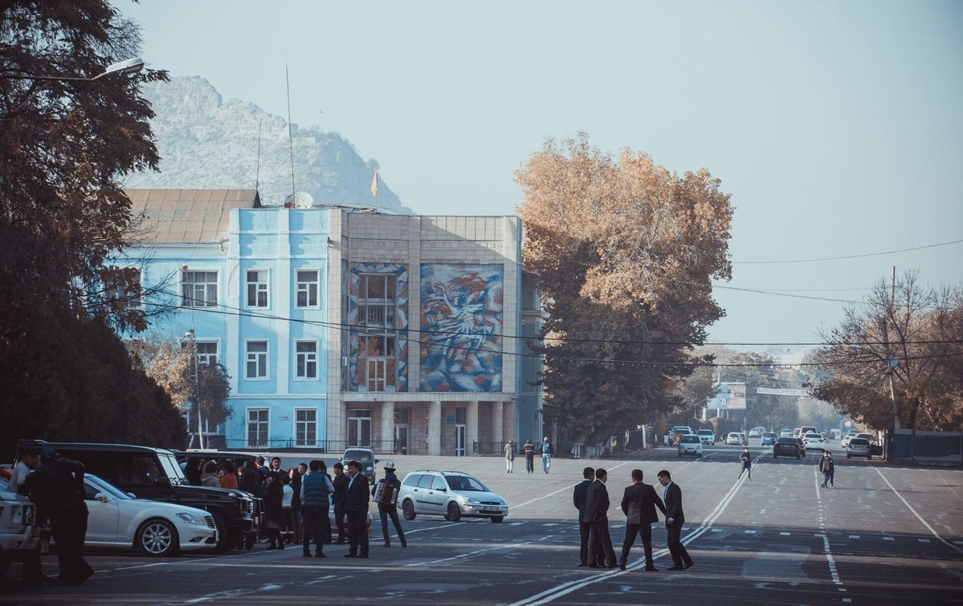 Новосибирск ош. Ош шаары мэрия. Архив ош1995. Фото центральной площади города Ош - Киргизия. Город Ош Джим.