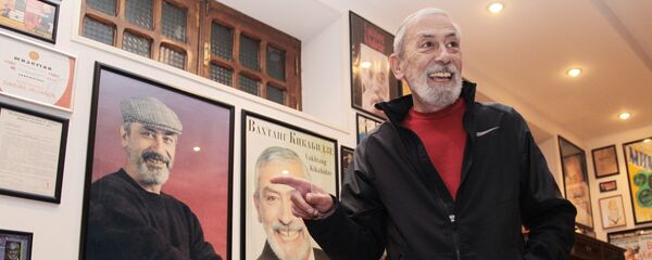 Певец Вахтанг Кикабидзе. Архивное фото Певец Вахтанг Кикабидзе. Архивное фото - Sputnik Кыргызстан