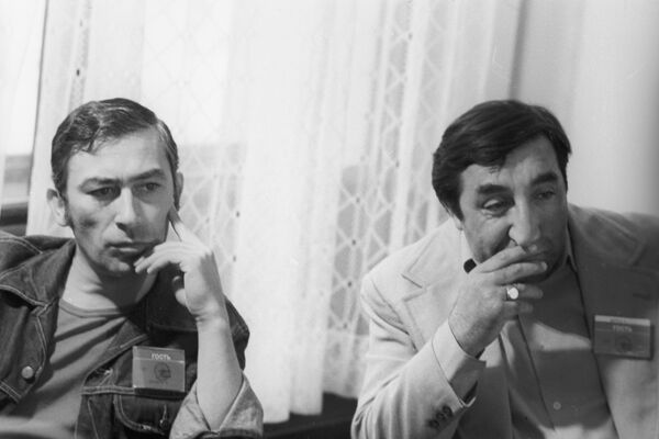 Вахтанг Кикабидзе и Фрунзик Мкртчян - Sputnik Кыргызстан