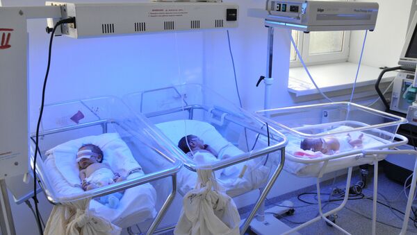 Новорожденные в роддоме. Архивное фото - Sputnik Кыргызстан
