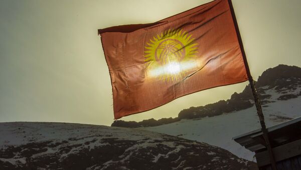 Флаг Кыргызстана. Архивное фото - Sputnik Кыргызстан