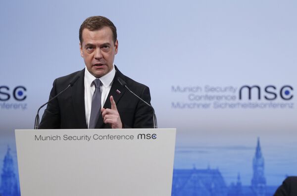 Председатель правительства РФ Дмитрий Медведев выступает на Мюнхенской конференции по вопросам политики безопасности. - Sputnik Кыргызстан
