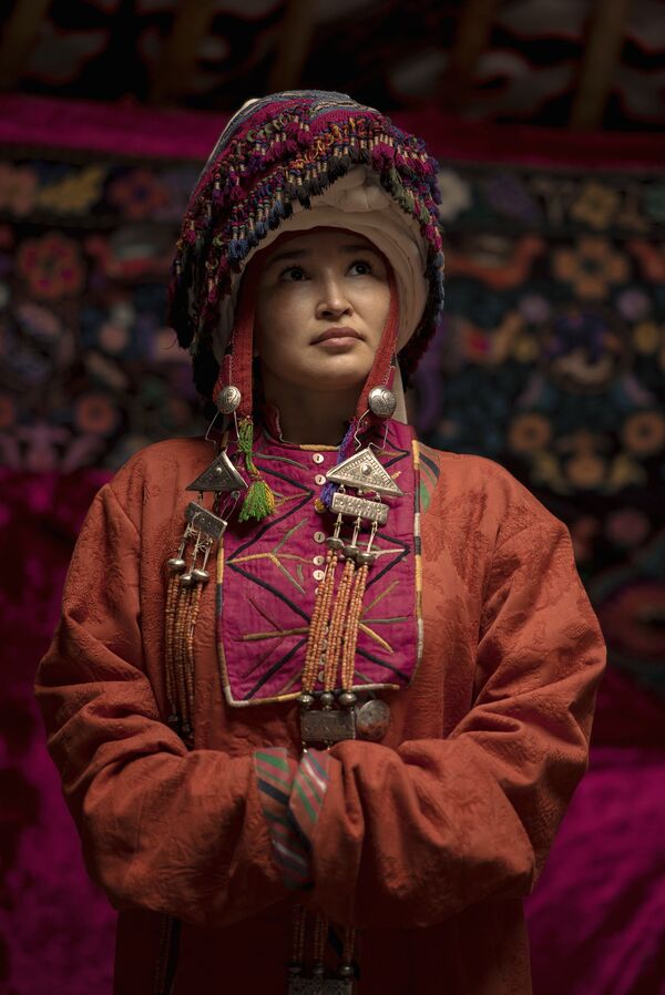 Кыргызские девушки глазами иностранцев - Sputnik Кыргызстан