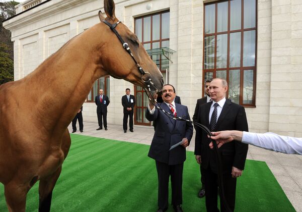 Встреча президента РФ В. Путина с королем Бахрейна Хамадом бен Исой аль-Халифой - Sputnik Кыргызстан