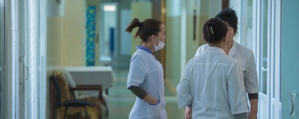 Сотрудники больницы. Архивное фото - Sputnik Кыргызстан