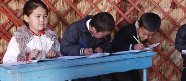 Дети во время занятий. Архивное фото - Sputnik Кыргызстан