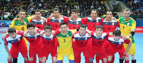 Сборная Кыргызстана по футзалу перед матчем. Архивное фото - Sputnik Кыргызстан