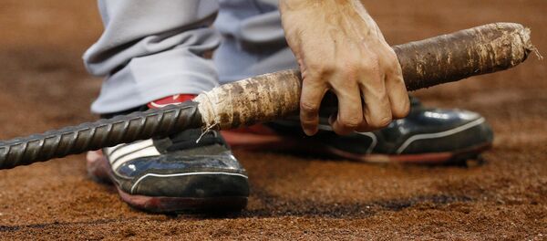 Архивное фото человека с арматурой - Sputnik Кыргызстан