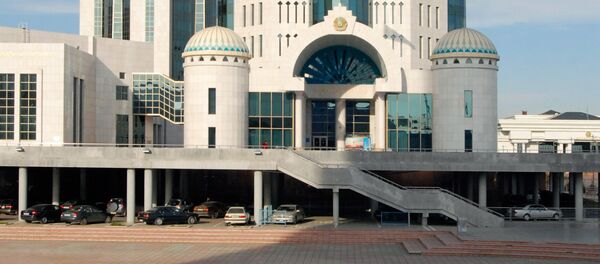 Здание парламента Республики Казахстан. Архивное фото Здание парламента Республики Казахстан. Архивное фото - Sputnik Кыргызстан