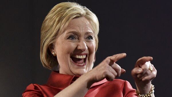Экс-госсекретарь Хиллари Клинтон во время предвыборной кампании в Лас-Вегасе. Архивное фото - Sputnik Кыргызстан