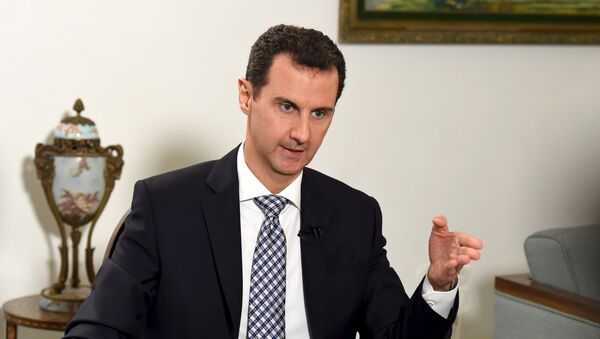 Президент Сирии Башар Асад во время интервью испанской газете El Pais в Дамаске. - Sputnik Кыргызстан
