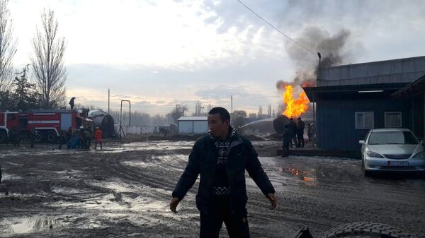 Пожар бензовоза по улице Фучика - Sputnik Кыргызстан