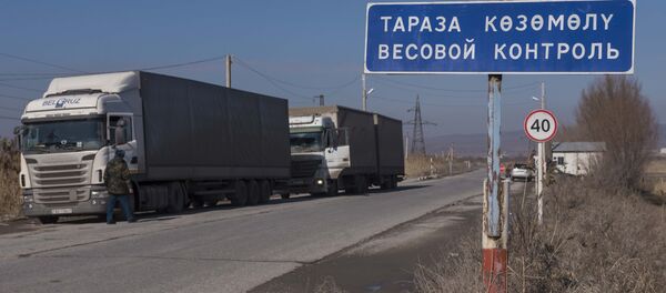 Тараза көзөмөл пункту. Архив Тараза көзөмөл пункту. Архив - Sputnik Кыргызстан