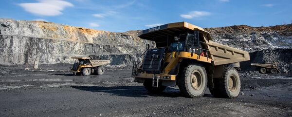 Добыча и переработка золотоносной руды. Архивное фото - Sputnik Кыргызстан