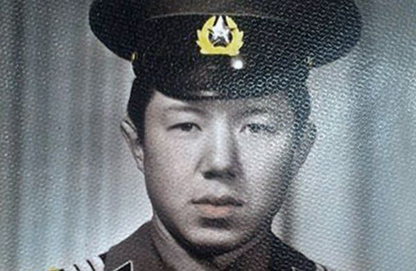 Премьер-министр КР Темир Сариев проходил срочную военную службу. Архивное фото Премьер-министр КР Темир Сариев проходил срочную военную службу. Архивное фото - Sputnik Кыргызстан