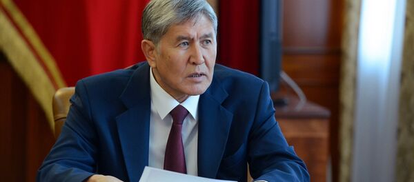 Президент Аламазбек Атамбаевдин архивдик сүрөтү - Sputnik Кыргызстан