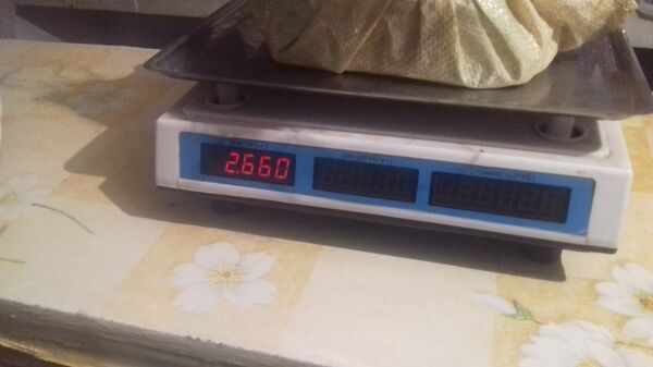 Обнаруженные пакеты с гашишем на весах - Sputnik Кыргызстан