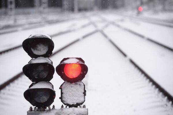 Железнодорожный светофор. Архивное фото - Sputnik Кыргызстан