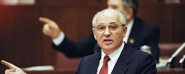 Михаил Горбачев стал Генеральным секретарем ЦК КПСС в 54 года. - Sputnik Кыргызстан