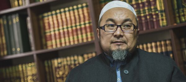 Аалымдар кеңешинин мүчөсү Чубак ажы Жалиловдун архивдик сүрөтү - Sputnik Кыргызстан