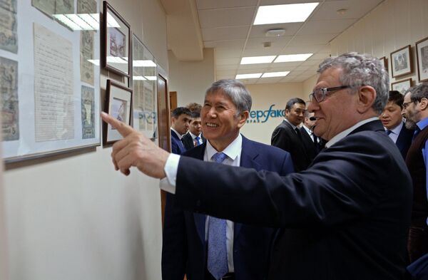 Президент КР Алмазбек Атамбаев во время встречи с руководителями СМИ России - Sputnik Кыргызстан