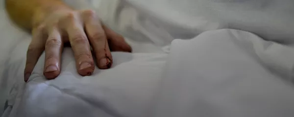 Пациент в больничной палате. Архивное фото Пациент в больничной палате. Архивное фото - Sputnik Кыргызстан