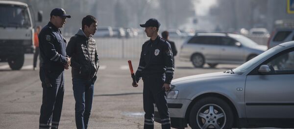 Работа сотрудников ДПС - Sputnik Кыргызстан