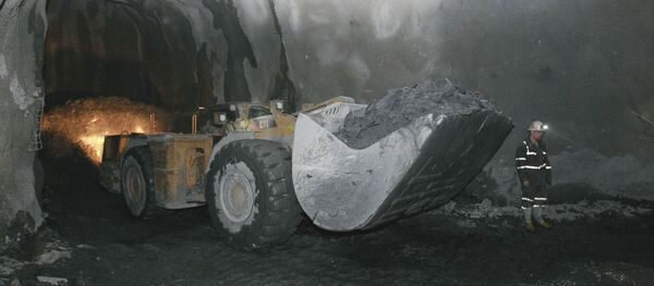 Золотоносный рудник Кумтор. Архивное фото - Sputnik Кыргызстан