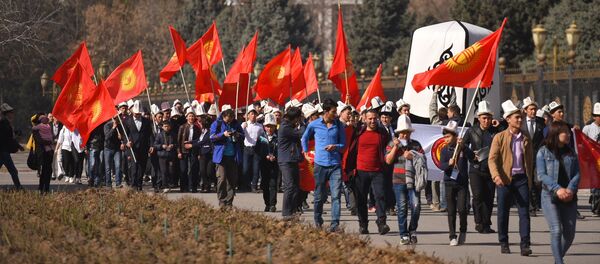 Праздничное шествие ко Дню празднования национального головного убора ак калпака в Бишкеке - Sputnik Кыргызстан
