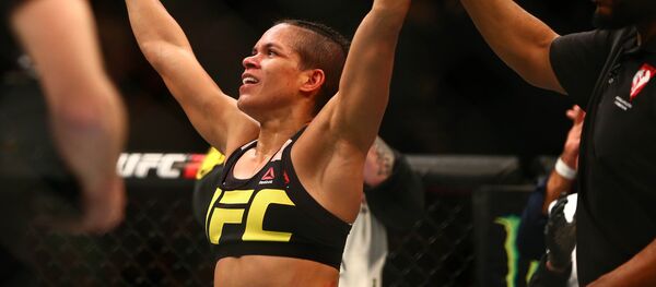 Бой Валентины Шевченко с Амандой Нуньес - Sputnik Кыргызстан